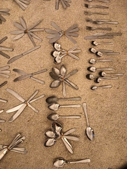 Vários Talheres de metal (112 peças)*