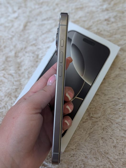 iPhone 16 Pro Max 256GB Natural Titanium