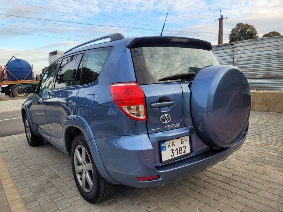 TOYOTA RAV 4 Avtomat 2.4 Long Avd