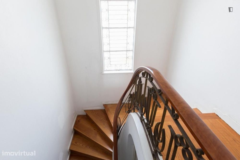Quarto - localizado em Paranhos Porto