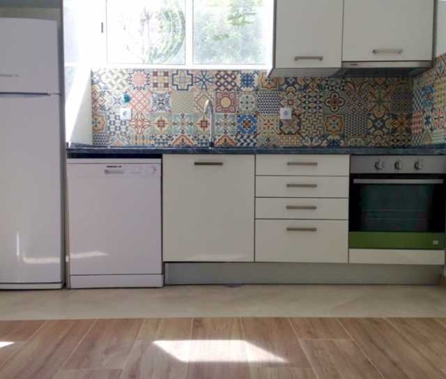 Apartamento T2, excelente exposição solar, situado no Barreiro