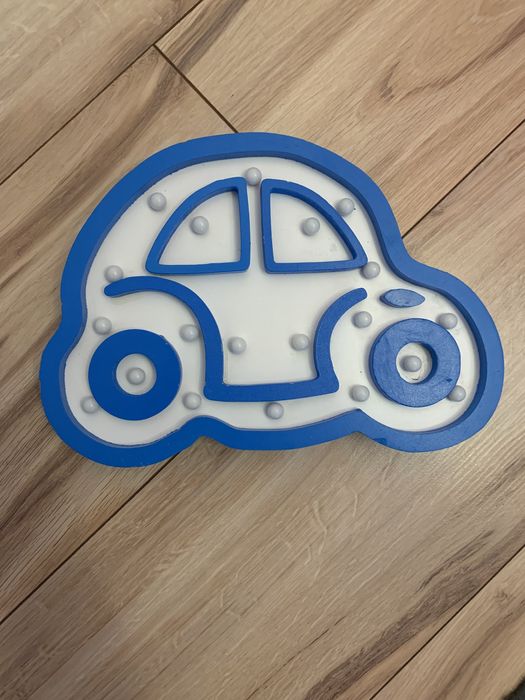 Lampki auto i dinozaur