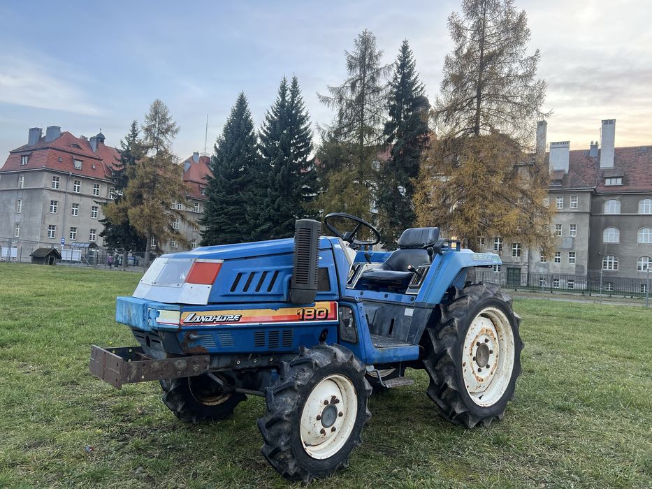 Mini traktorek Iseki Landhope TU 180 4x4 hamulce na 4koła  18KM