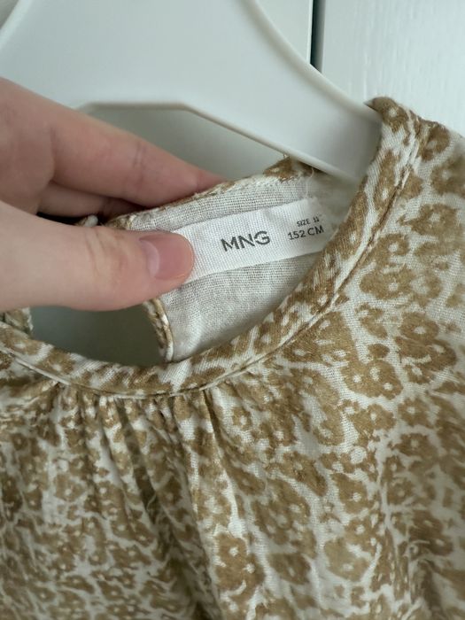 Ніжна жіноча блуза