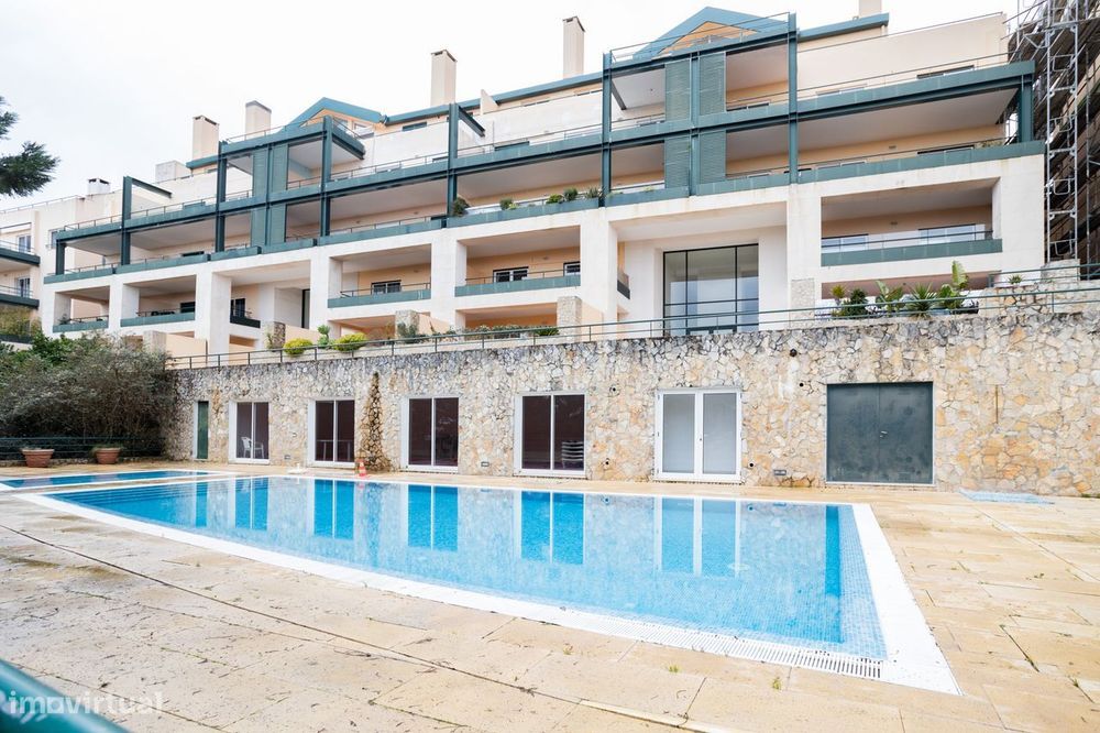Apartamento T2+1 Duplex, terraço de 50m2, 2 lugares de garagem no Pres