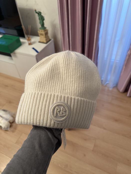 Шапка під Ruslan Baginskiy нова