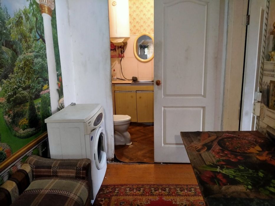 Продаж 1 кімн. квартири зі своїм двором на КРЕСі