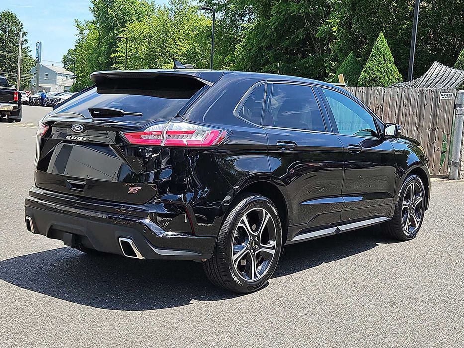 Ford Edge      2023