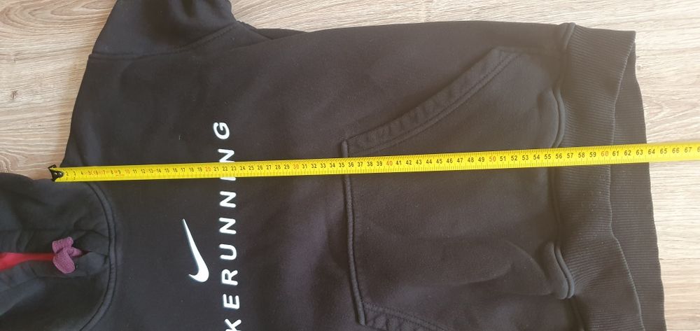Bluza z kapturem Nike rozmiar S/M wymiary na zdjęciach Stan bardzo dob