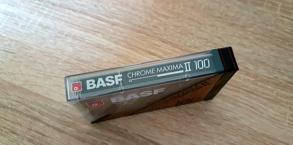 Kaseta magnetofonowa BASF Chrome Maxima ll 100.