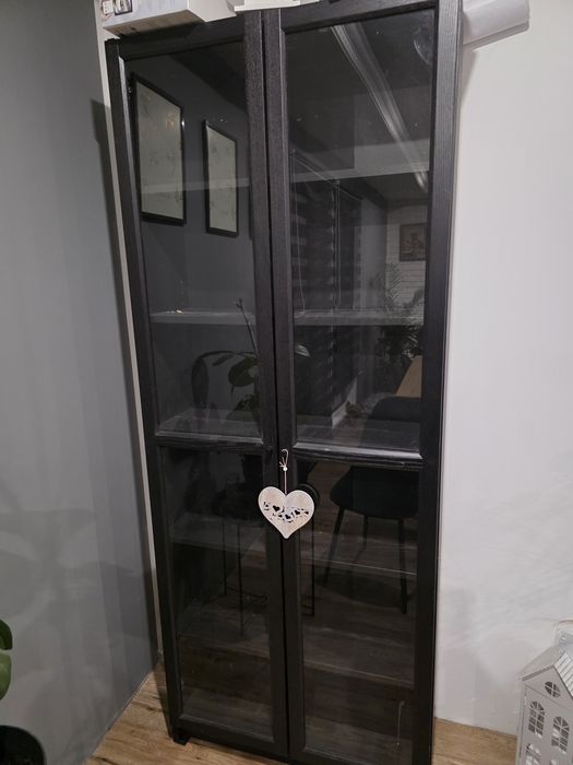 Witryna hemnes czarna Ikea