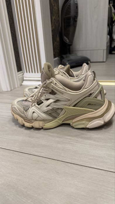 Кроссовки Balenciaga Track 2 Beige