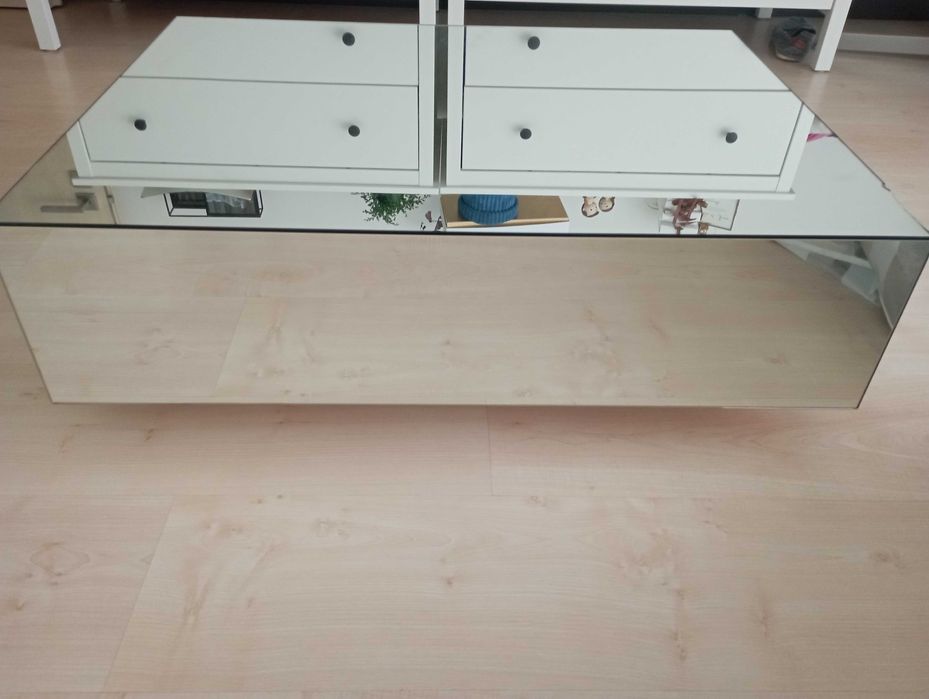 Mesa de centro em vidro espelhado