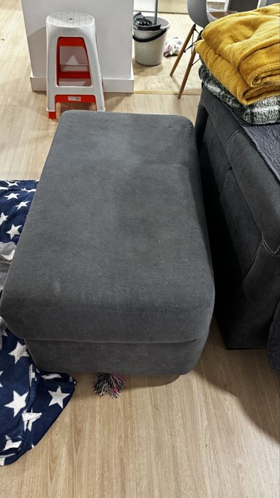 Sofa de canto com puff e bancos