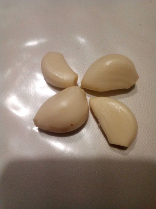 Czosnek ząbki na biało 2, 5 kg