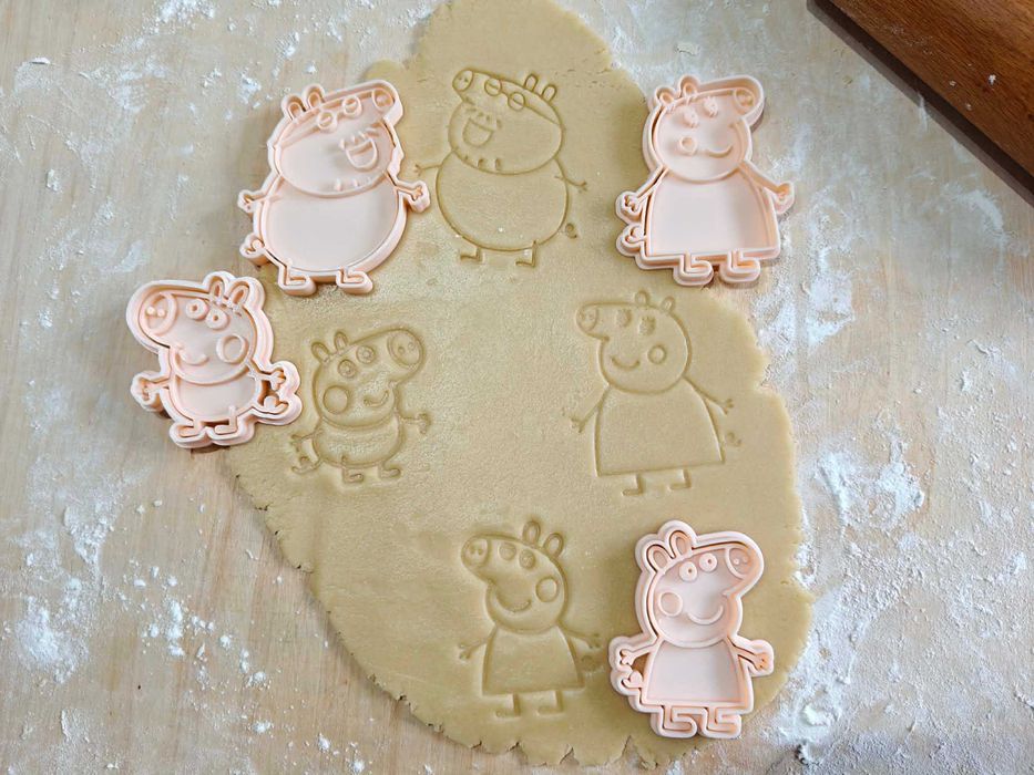 ŚWINKA PEPPA Foremki wykrawacze do ciastek pierników modeliny