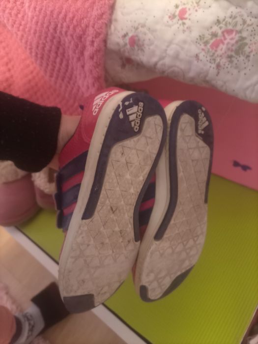 12€ só este fim de semana Tennis adidas menina tamanho 33