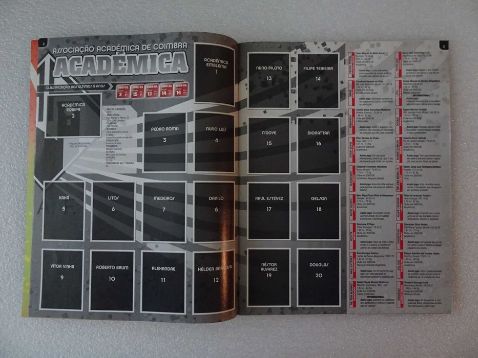 Caderneta de cromos de futebol Futebol 2006/2007 Panini (tem 6 cromos)