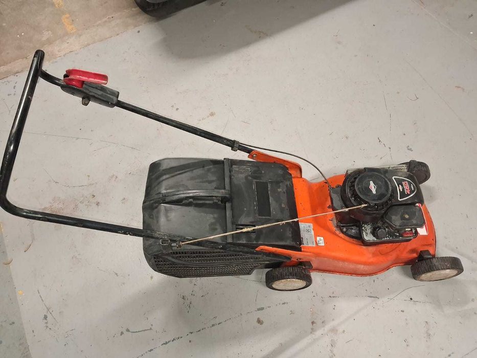 Vendo maquina de cortar relva a gasolina