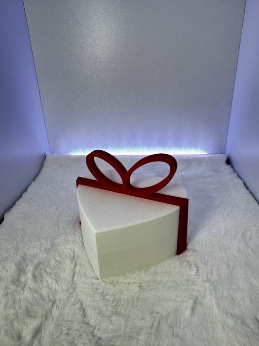 Подарунки дівчині на день закоханих.