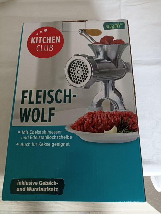 Мясорубка универсальная, изготовлено в Гамбурге.