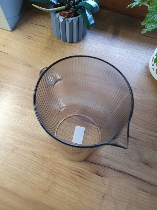 Nowy dzbanek ryflowany