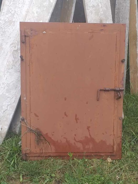 Drzwiczki do piwnicy drzwiczki rewizyjne metalowe solidne 57x77