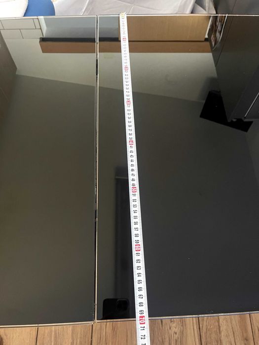 Mesa de vidro preta extensível