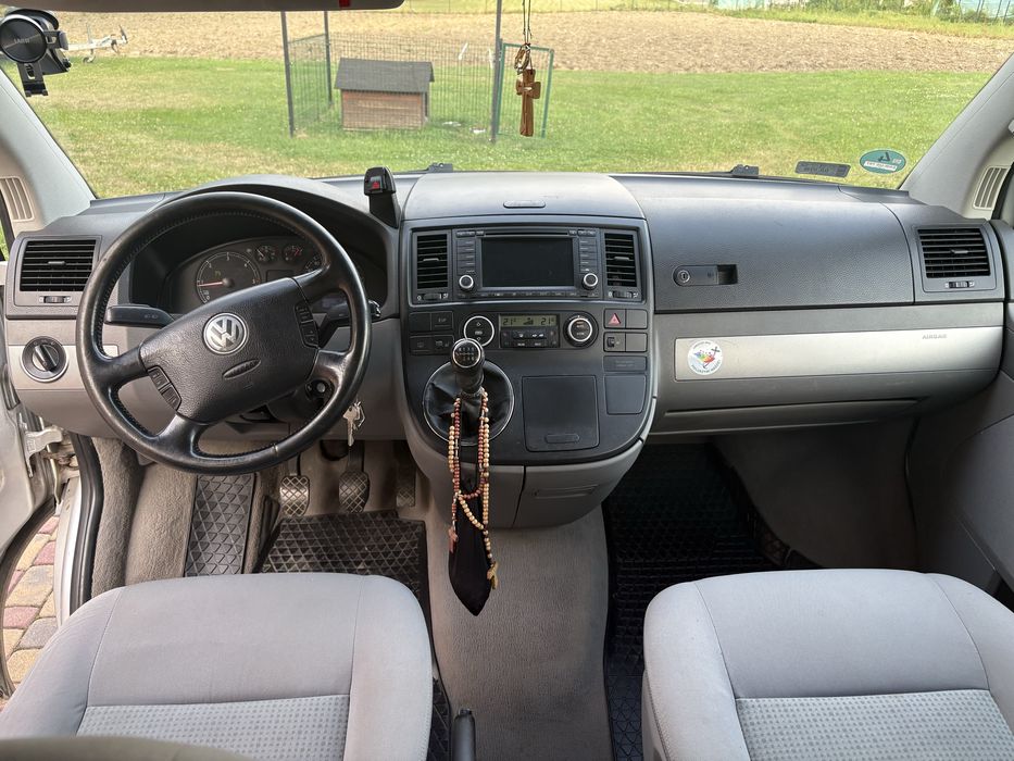 Volkswagen MULTIVAN CRUIS 2006, 130KM