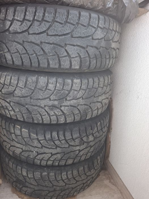 Продам шини   225 60 17