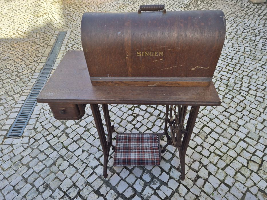 Máquina costura Singer