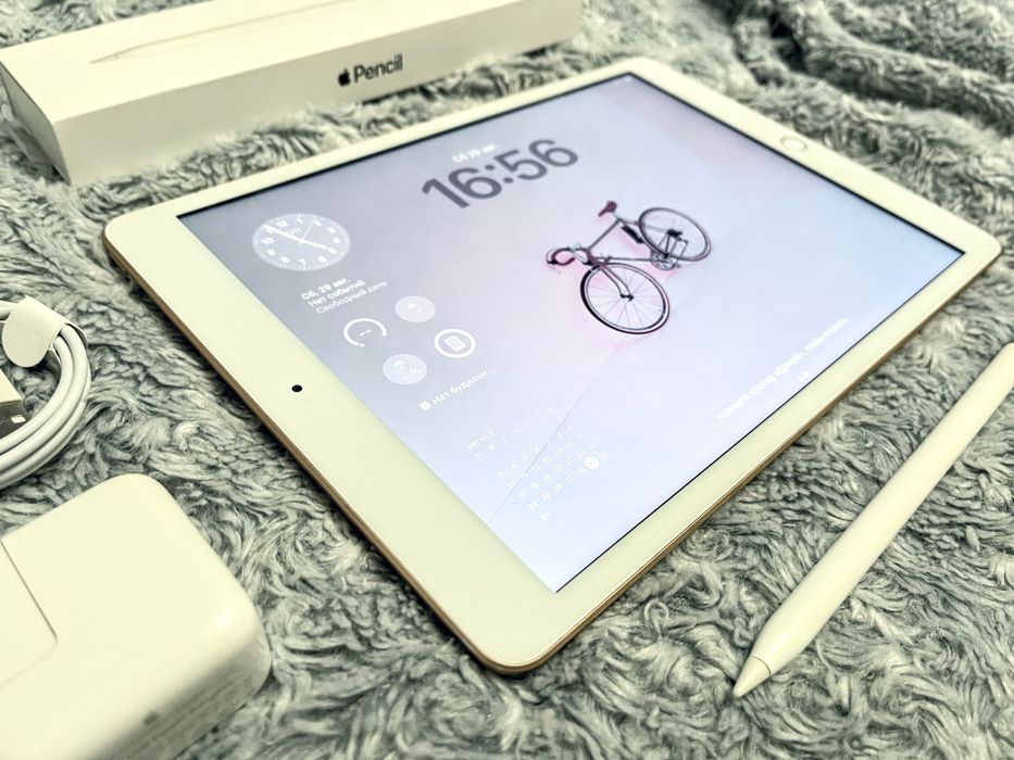 IPad 8 (128 gb) wi-fi, шикарное состояние! A2270