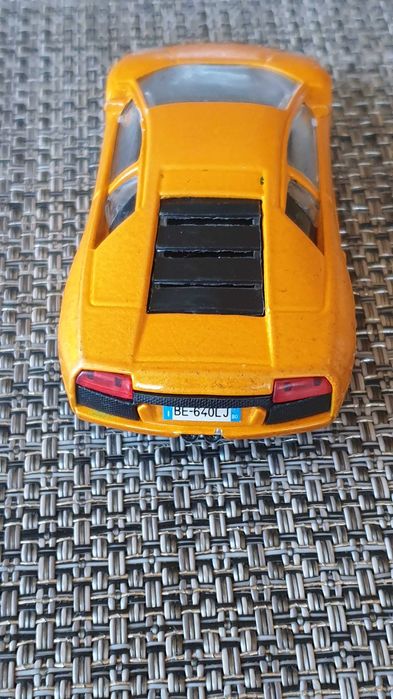 Metalowa miniaturka Lamborghini - Burago