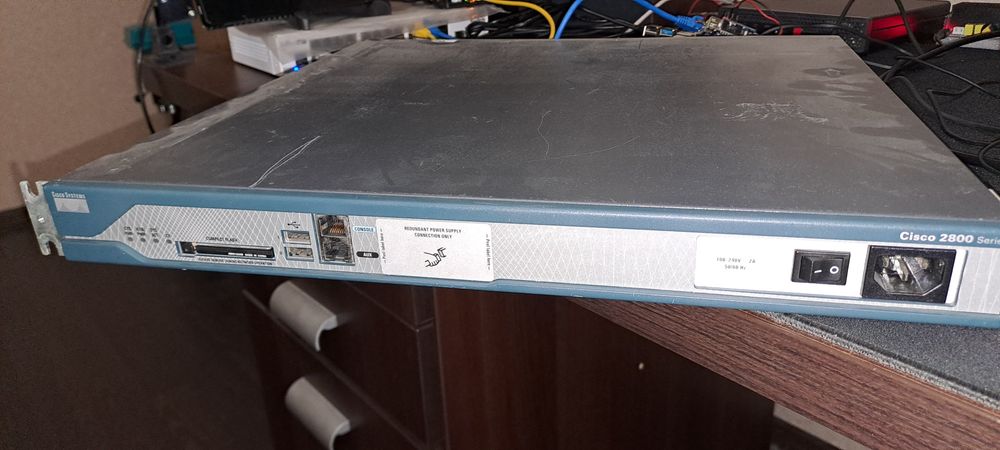 Маршрутизатор фаєрвол CISCO 2811 серверний