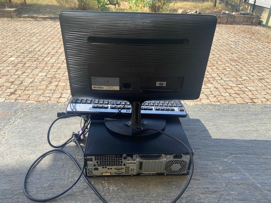 Computador HP PS1, com monitor, com teclado