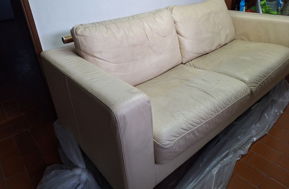 Vendo sofá em pele DIVANI DIVANI