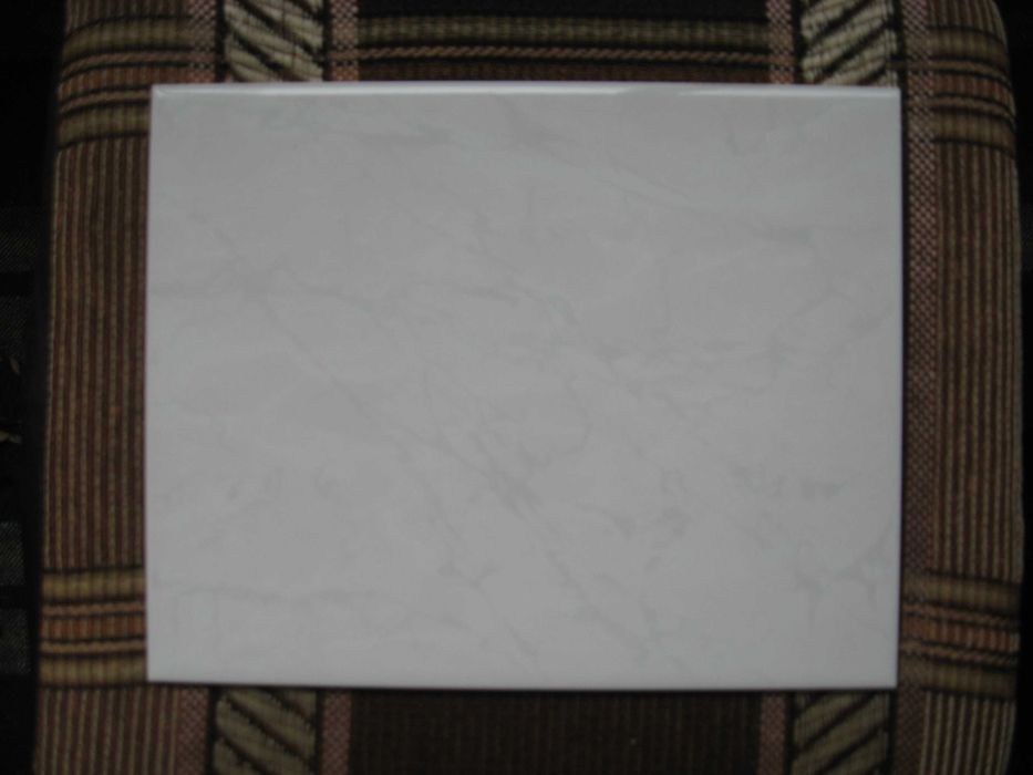 Плитка 20х25 см, глянцева, для стін, біла з рожевими вкрапленнями