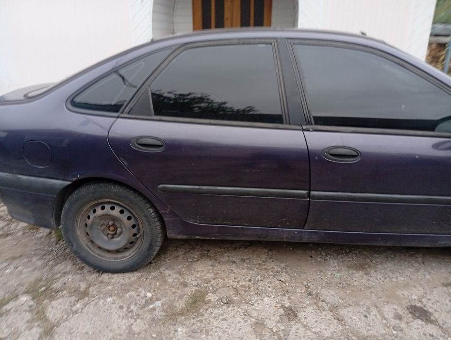 Рено лагуна перша 1,8