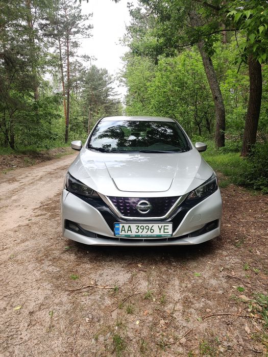 Nissan Leaf 2021 року