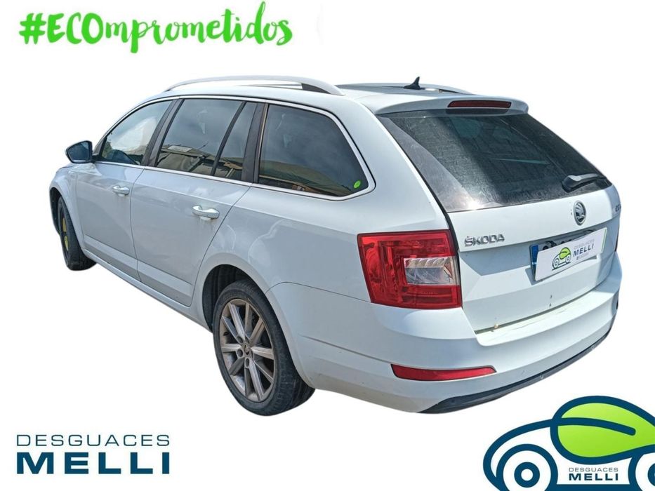 Chapeleira Da Mala Skoda Octavia