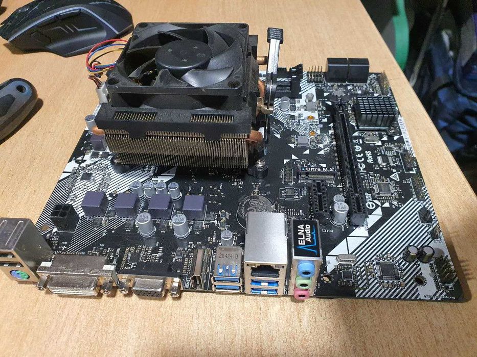 Материнская плата sAM4 ASRock B450M с Ryzen 5 2600 отл. сост.