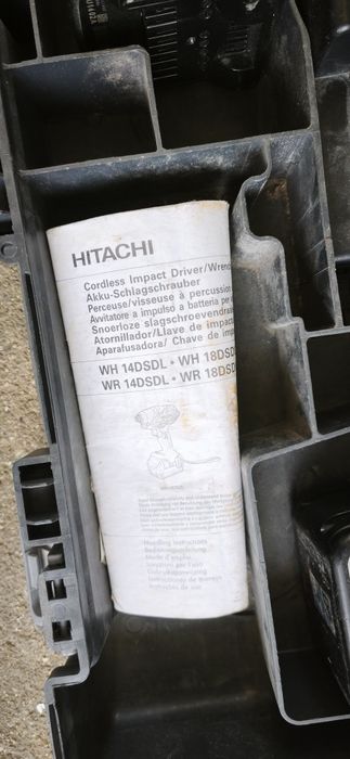 Aparafusadora de impacto hitachi