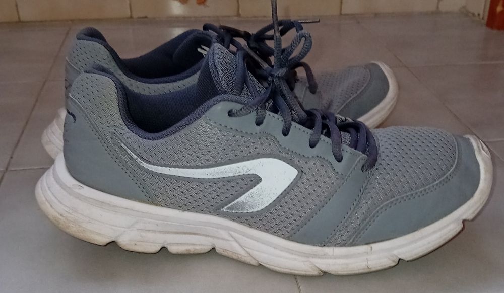 Sapatos e sapatilhas