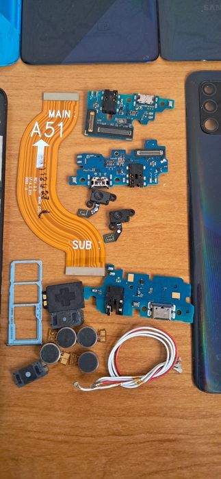 Запчасти на samsung A30s, A51, realme c11