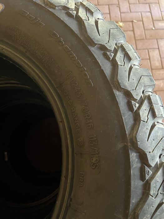 5 pneus BF Goodrich KO2 245/70/R16