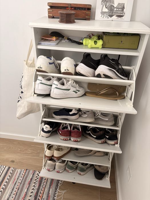 Sapateira ikea em madeira