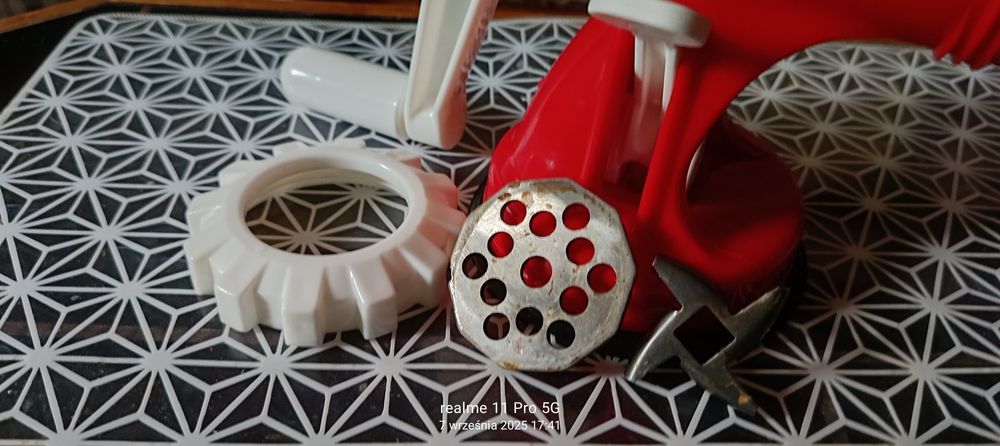 Maszynka do mielenia ręczna.