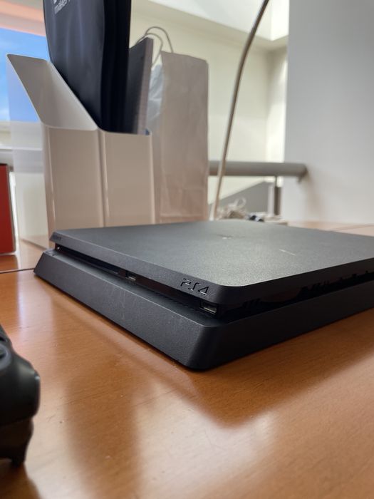 Consolas - PS4 slim 1Tb