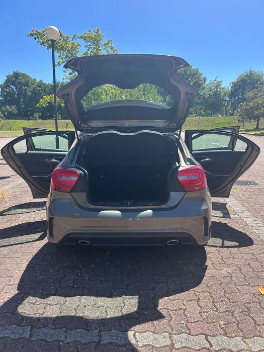 A venda Mercedes A200 com o pack amg line