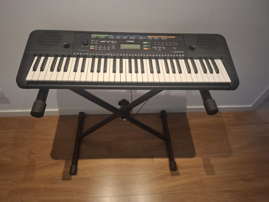 Teclado Yamaha PSR-E253 + Suporte